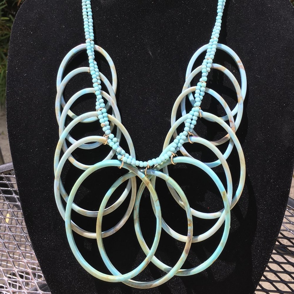 CRUISE WEAR Acrylic Lt Blue Multi Sz Oval Necklace